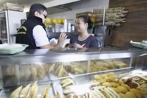 Pastelarias chinesas proibidas de vender bolos com a forma da