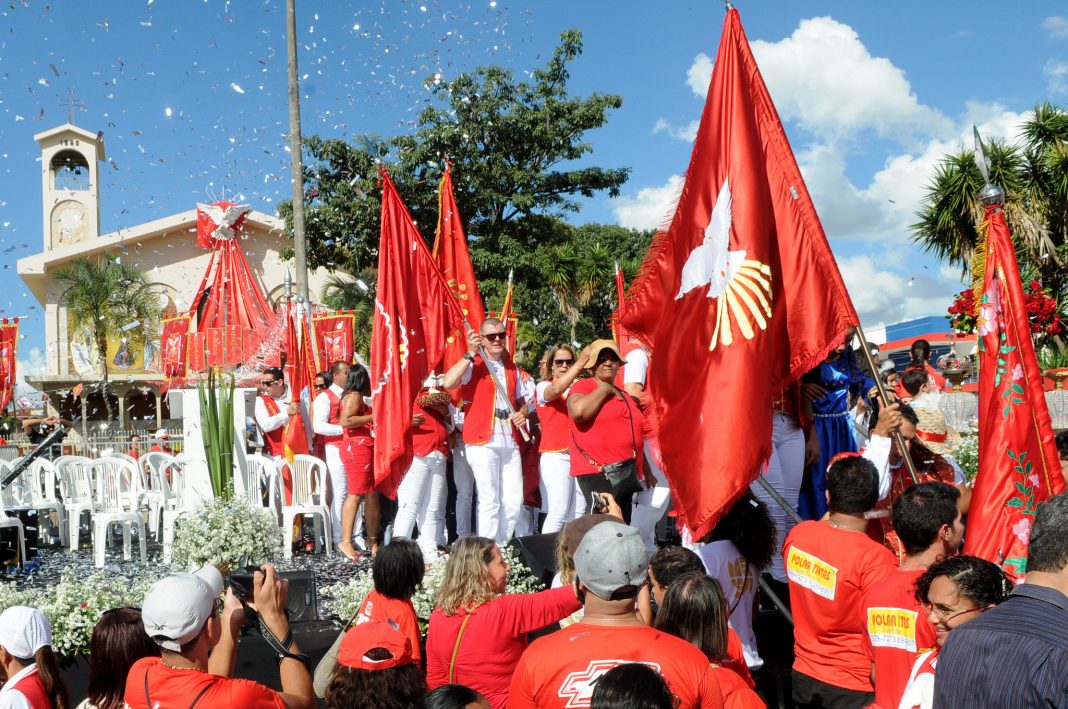 Festa do Divino atrai mais de 6 mil pessoas à cidade Notibras