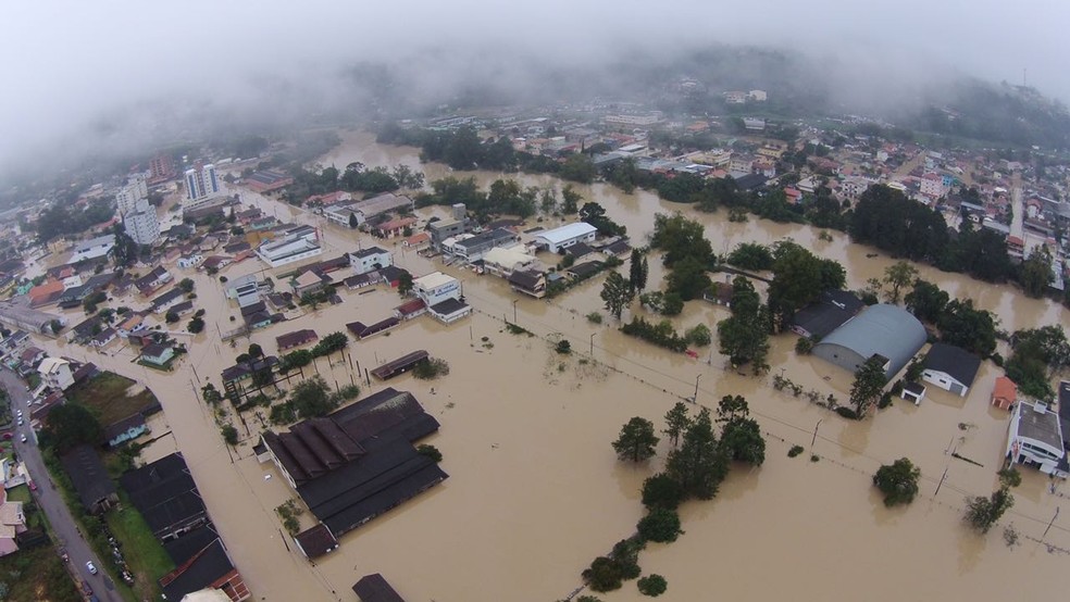 Chuva Volta A Provocar Estragos E Mortes Em Santa Catarina Notibras
